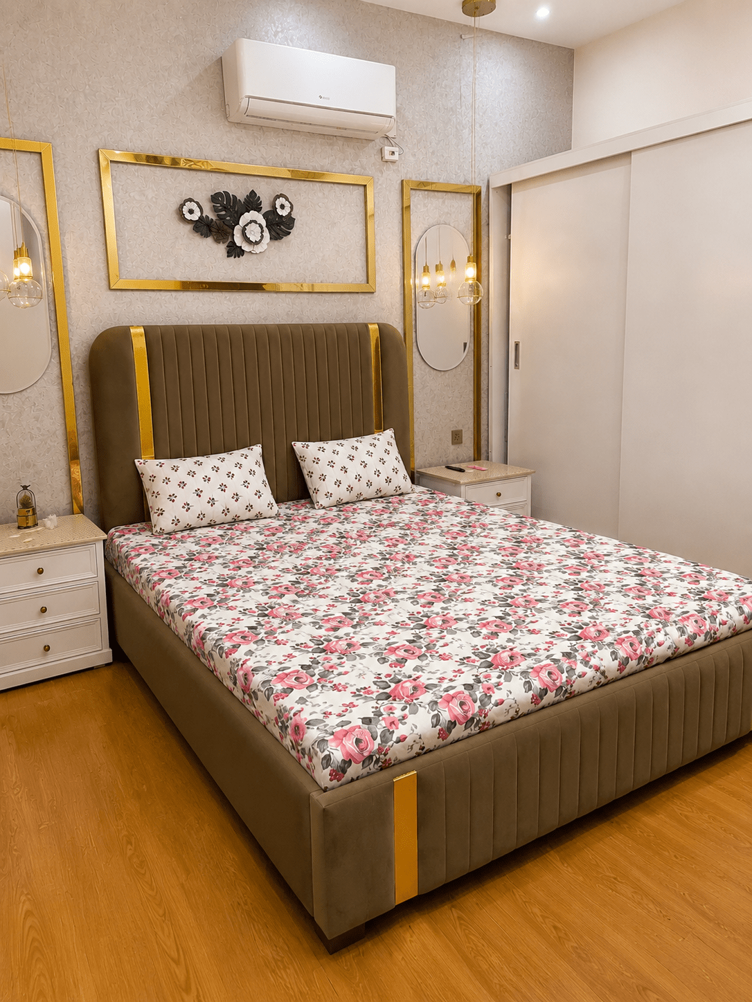 Soft cotton floral bedsheet featuring pink rose pattern