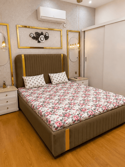 Soft cotton floral bedsheet featuring pink rose pattern
